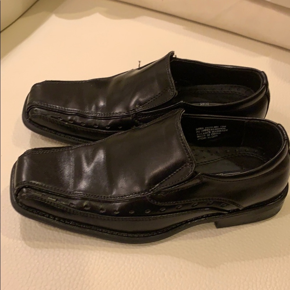 Stacy Adams boys dress shoes.